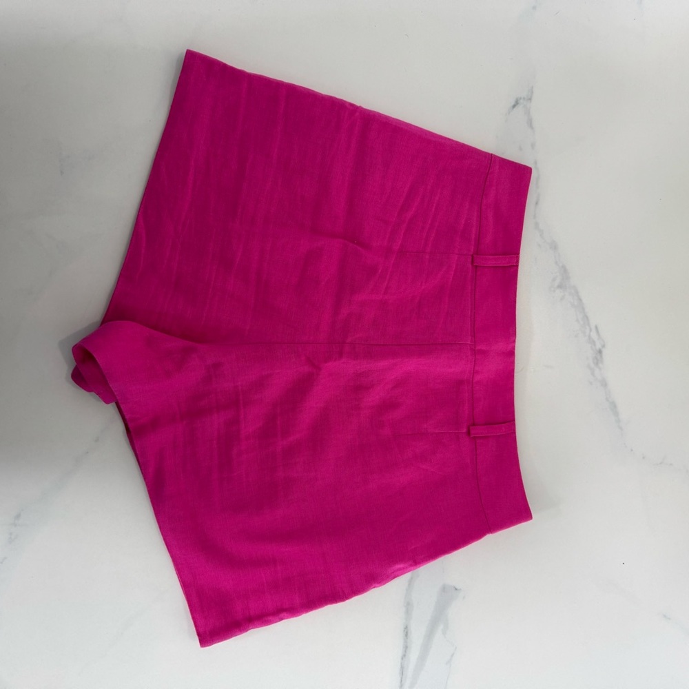 Revolve Lovers and Friends shorts size medium - Picture 6 of 6
